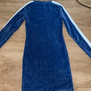 It’s a brand new Bershka tight dress, it’s soft, chic and sexy to dress with.